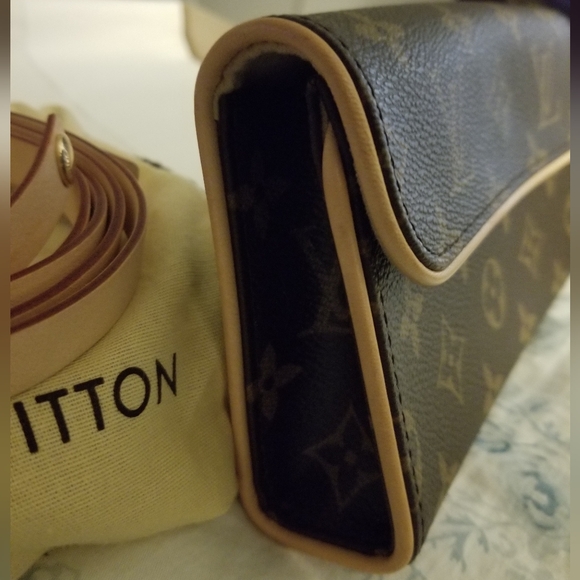 Louis Vuitton Pochette Florentine Belt Bag in Monogram - Picture 5 of 16